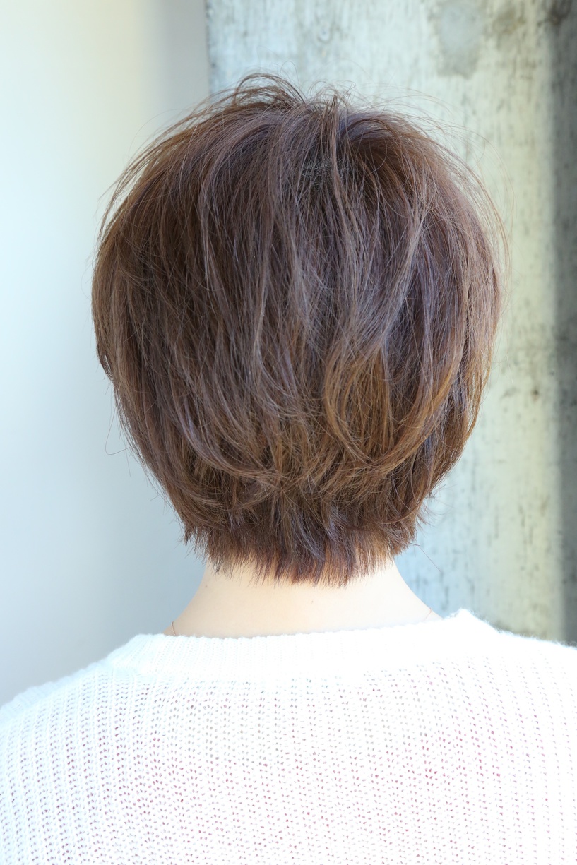 耳掛けが可愛い、メンズライクショート